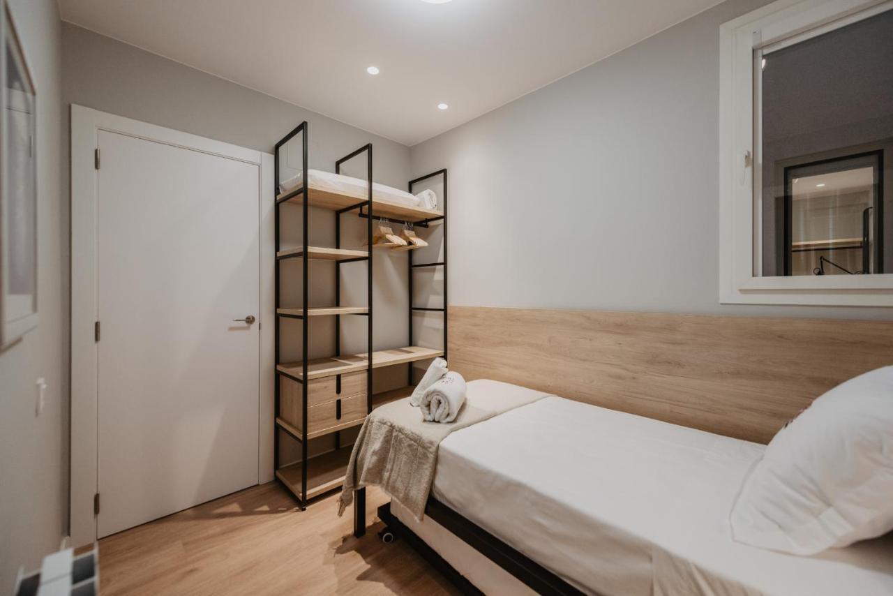Petit Luxe Volta Apartaments Terrassa Bagian luar foto