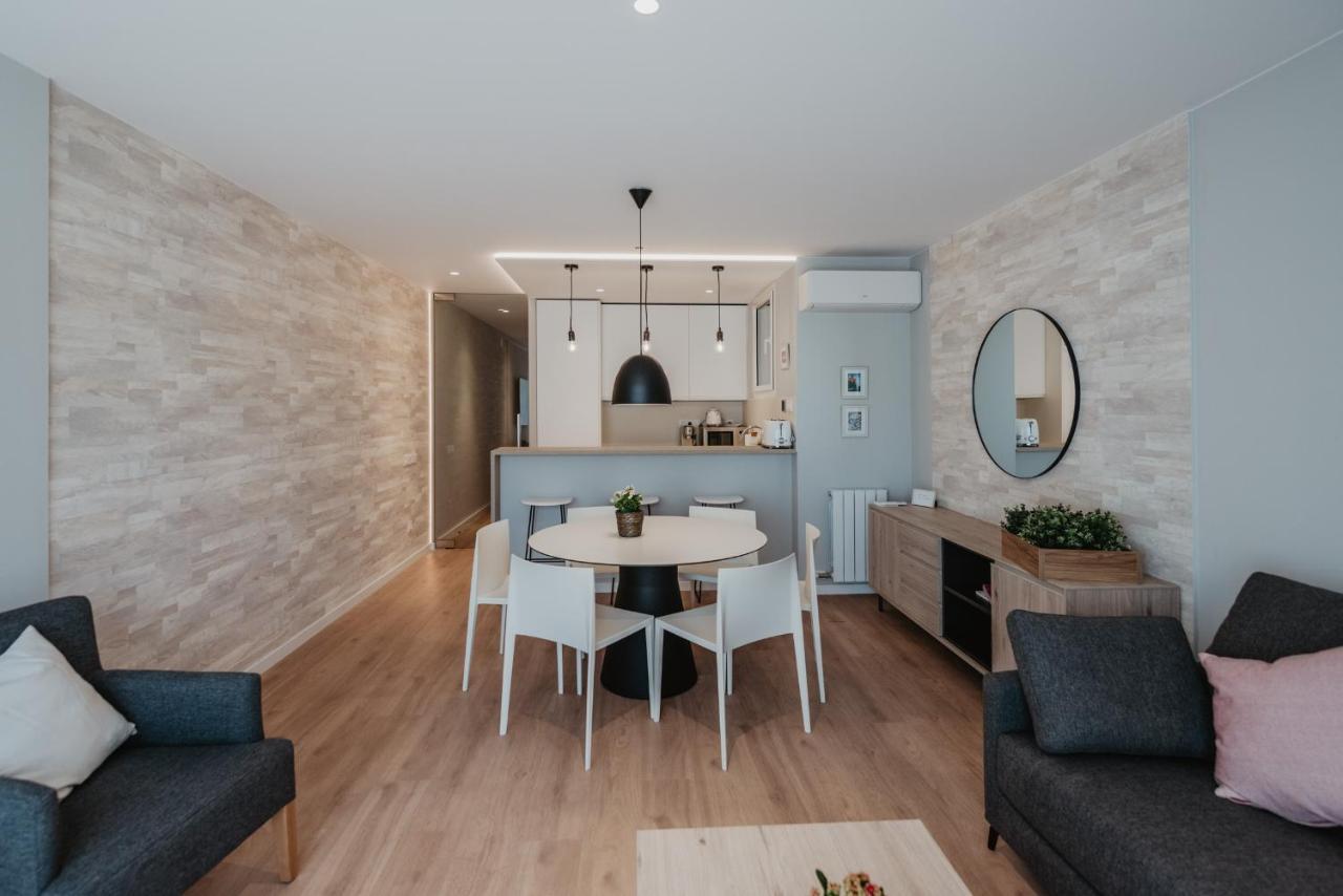 Petit Luxe Volta Apartaments Terrassa Bagian luar foto