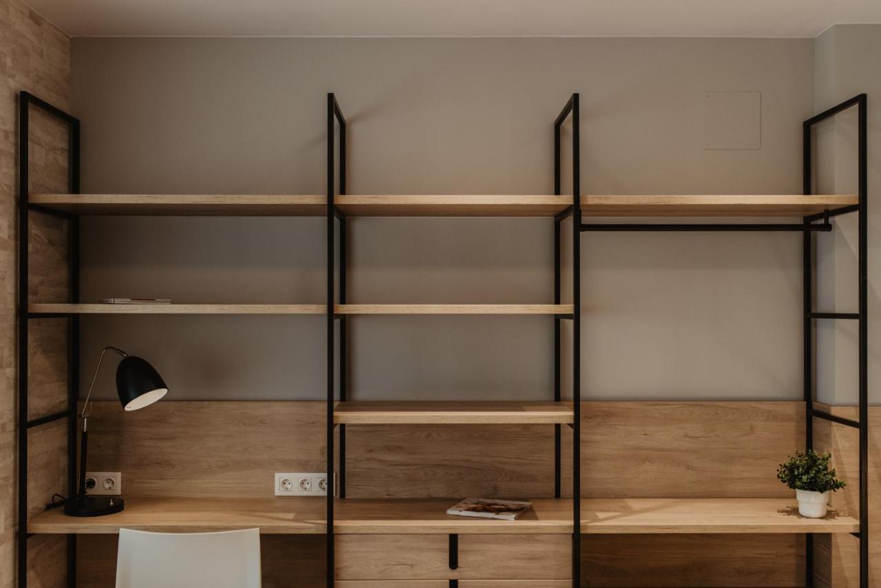 Petit Luxe Volta Apartaments Terrassa Bagian luar foto