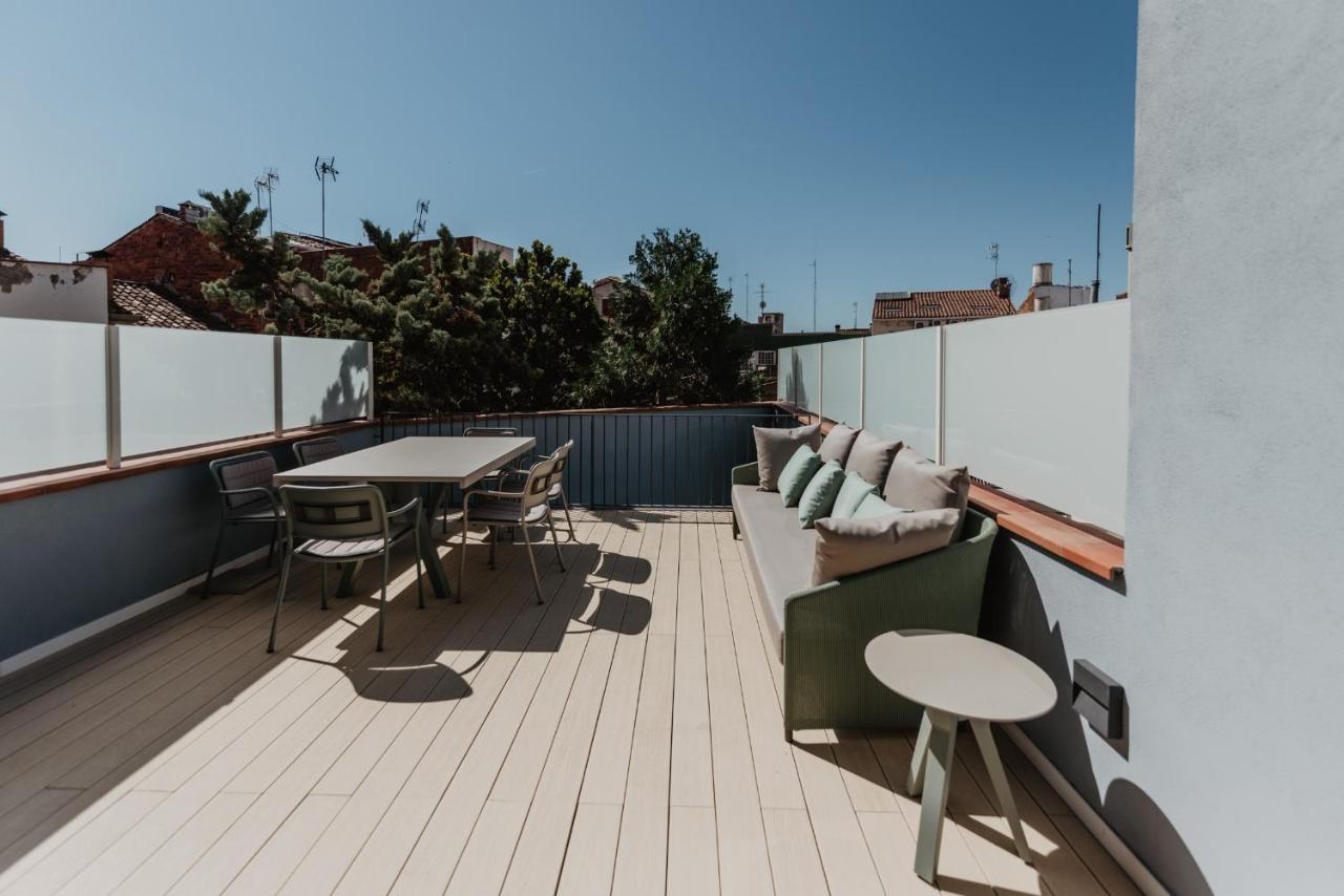 Petit Luxe Volta Apartaments Terrassa Bagian luar foto